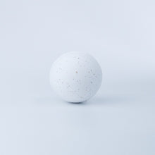 画像をギャラリービューアに読み込む, Cedarwood Essential Oil Bath Ball - Bathing Tapir