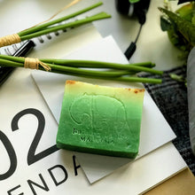 画像をギャラリービューアに読み込む, Fig and Basil Leaf Essential Oil Soap - Bathing Tapir