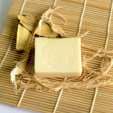 Load image into Gallery viewer, Ginseng Essential Oil Soap - Bathing Tapir
