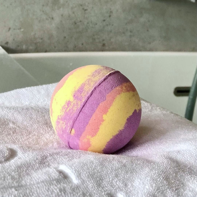 Marshmallow Bath Bomb - Bathing Tapir