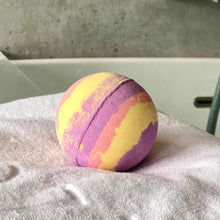 Load image into Gallery viewer, Christmas Bath Bomb Set - Bathing Tapir
