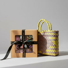 Load image into Gallery viewer, Handmade Woven Bag Set - Bathing Tapir
