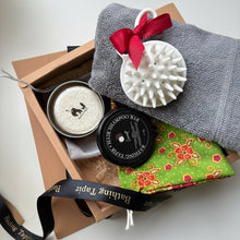 Load image into Gallery viewer, Shampoo Kit Set - Bathing Tapir
