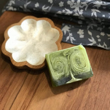 Load image into Gallery viewer, Guava Sea Cucumber Soap - Bathing Tapir
