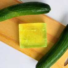 画像をギャラリービューアに読み込む, Cucumber Essential Oil Soap - Bathing Tapir
